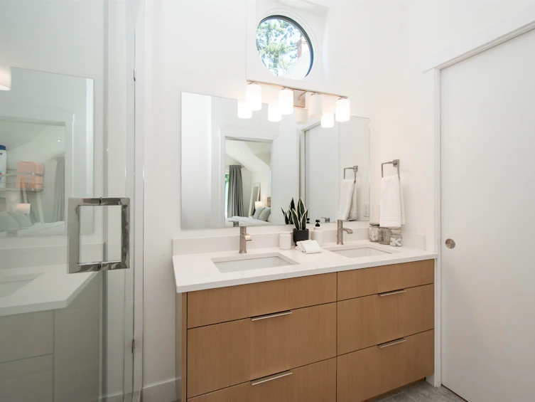 361 W 19th Street, North Vancouver, BC, V7M 1X7 - 39