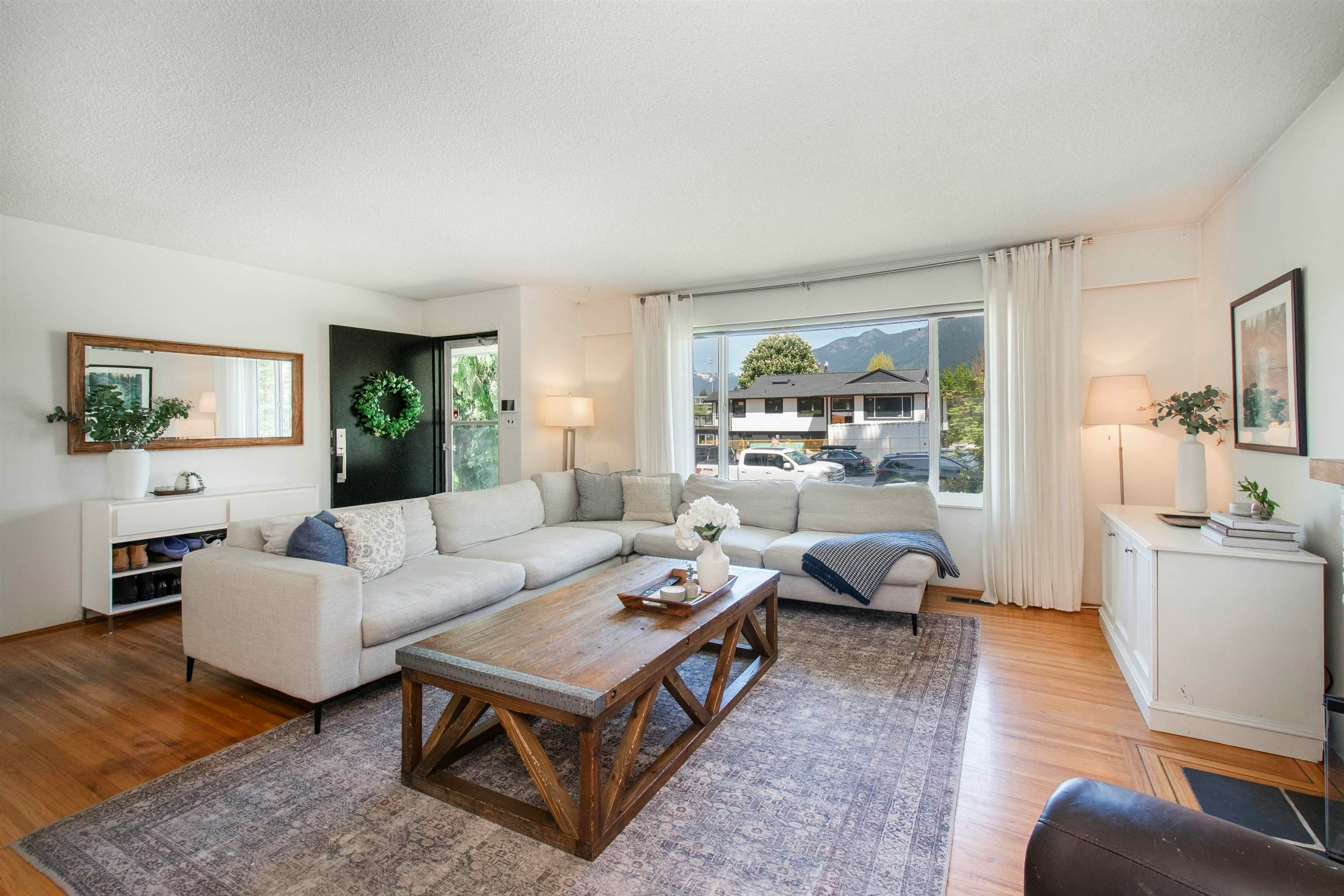 361 W 19th Street, North Vancouver, BC, V7M 1X7 - 5