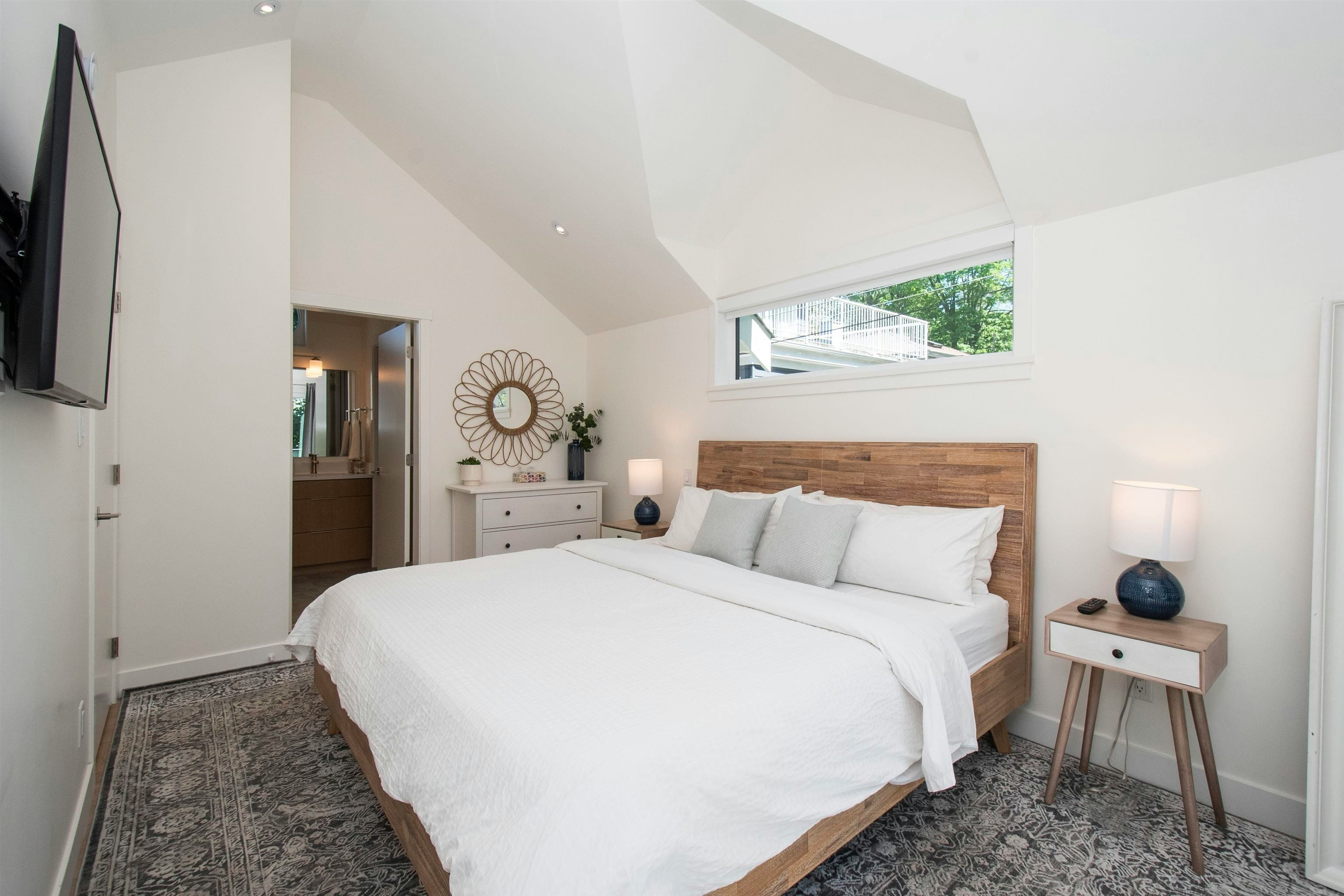 361 W 19th Street, North Vancouver, BC, V7M 1X7 - 35