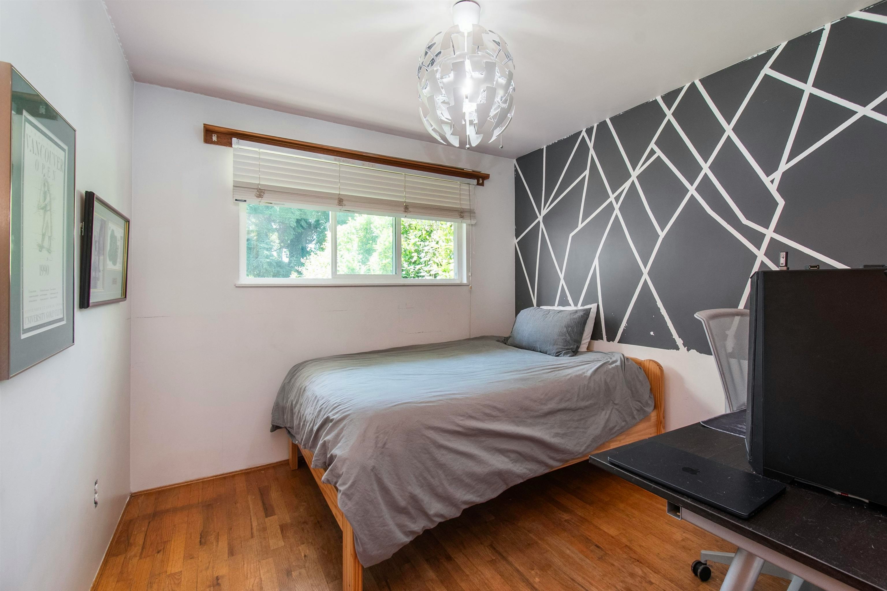 361 W 19th Street, North Vancouver, BC, V7M 1X7 - 12
