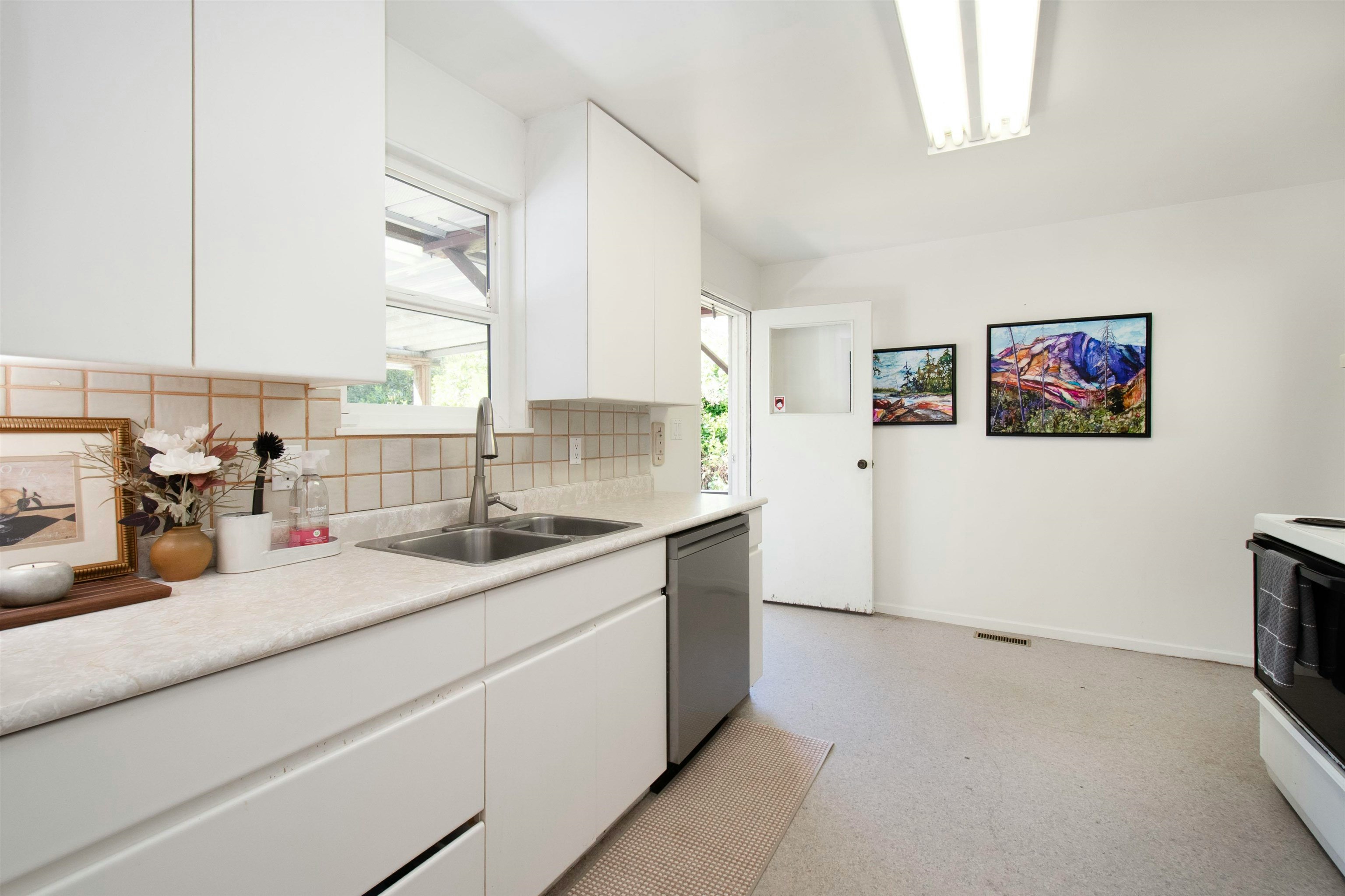361 W 19th Street, North Vancouver, BC, V7M 1X7 - 8