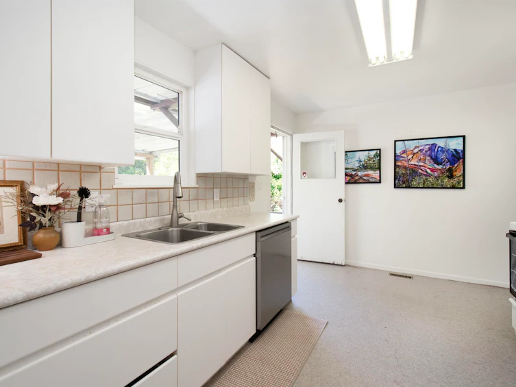361 W 19th Street, North Vancouver, BC, V7M 1X7 - 8