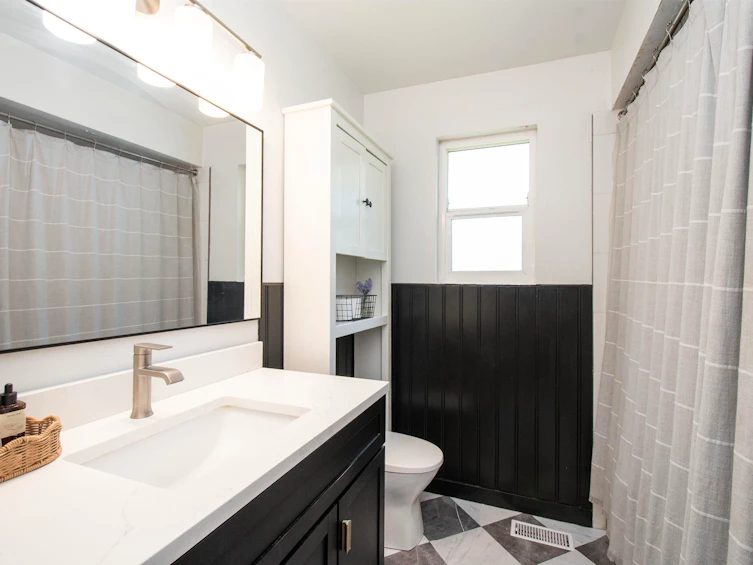 361 W 19th Street, North Vancouver, BC, V7M 1X7 - 11
