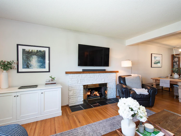 361 W 19th Street, North Vancouver, BC, V7M 1X7 - 6