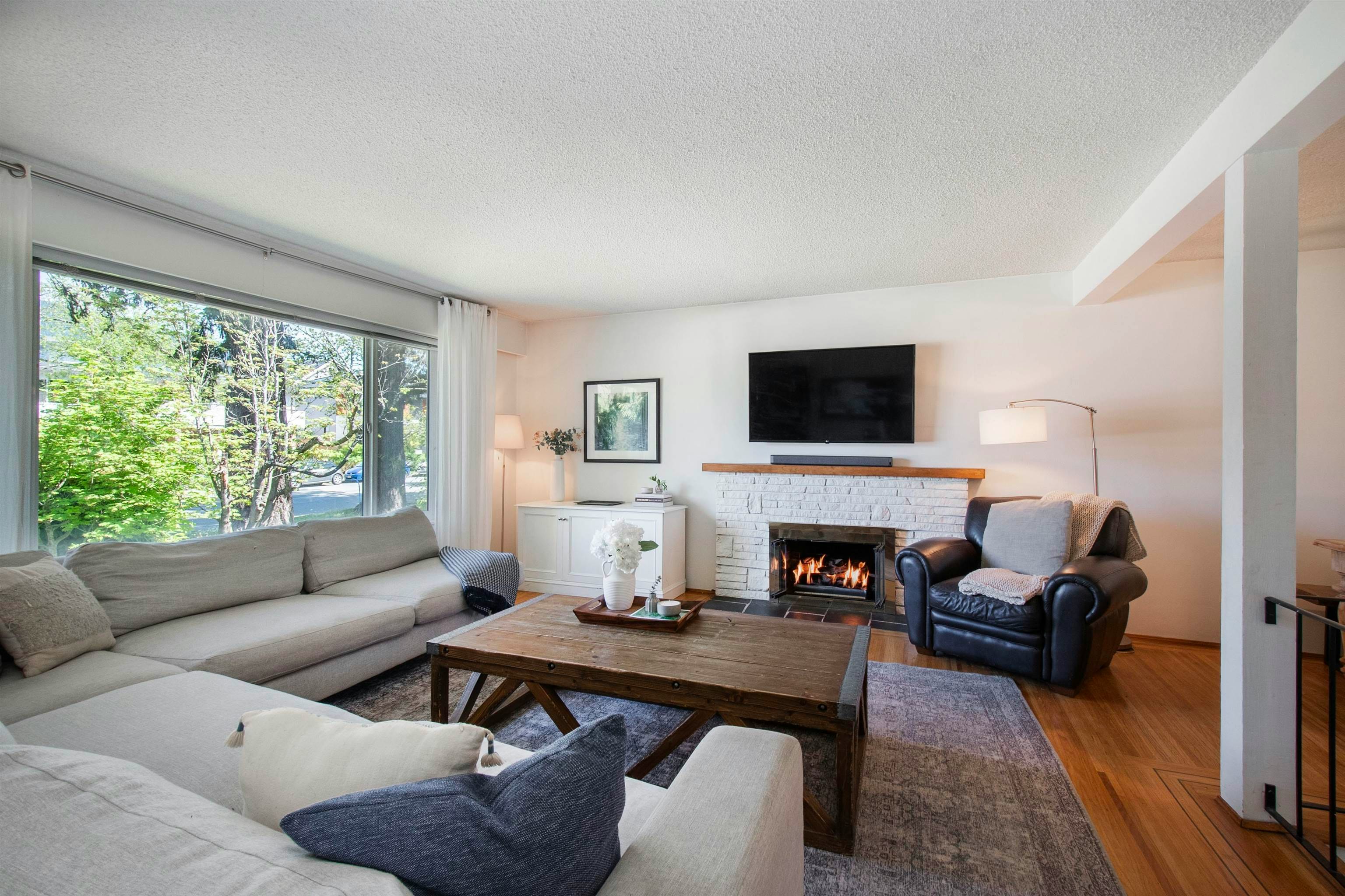 361 W 19th Street, North Vancouver, BC, V7M 1X7 - 3