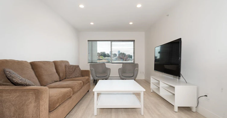 4548 Hastings Street, Burnaby, BC, V5C 2K4 - 2