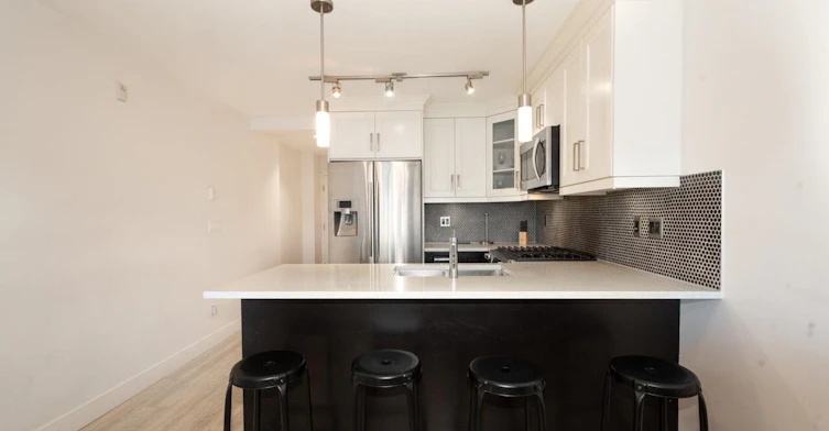 4548 Hastings Street, Burnaby, BC, V5C 2K4 - 10
