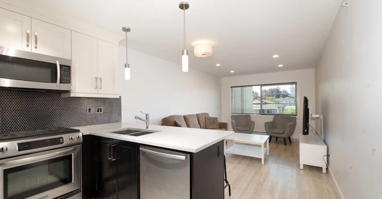 4548 Hastings Street, Burnaby, BC, V5C 2K4 - 3