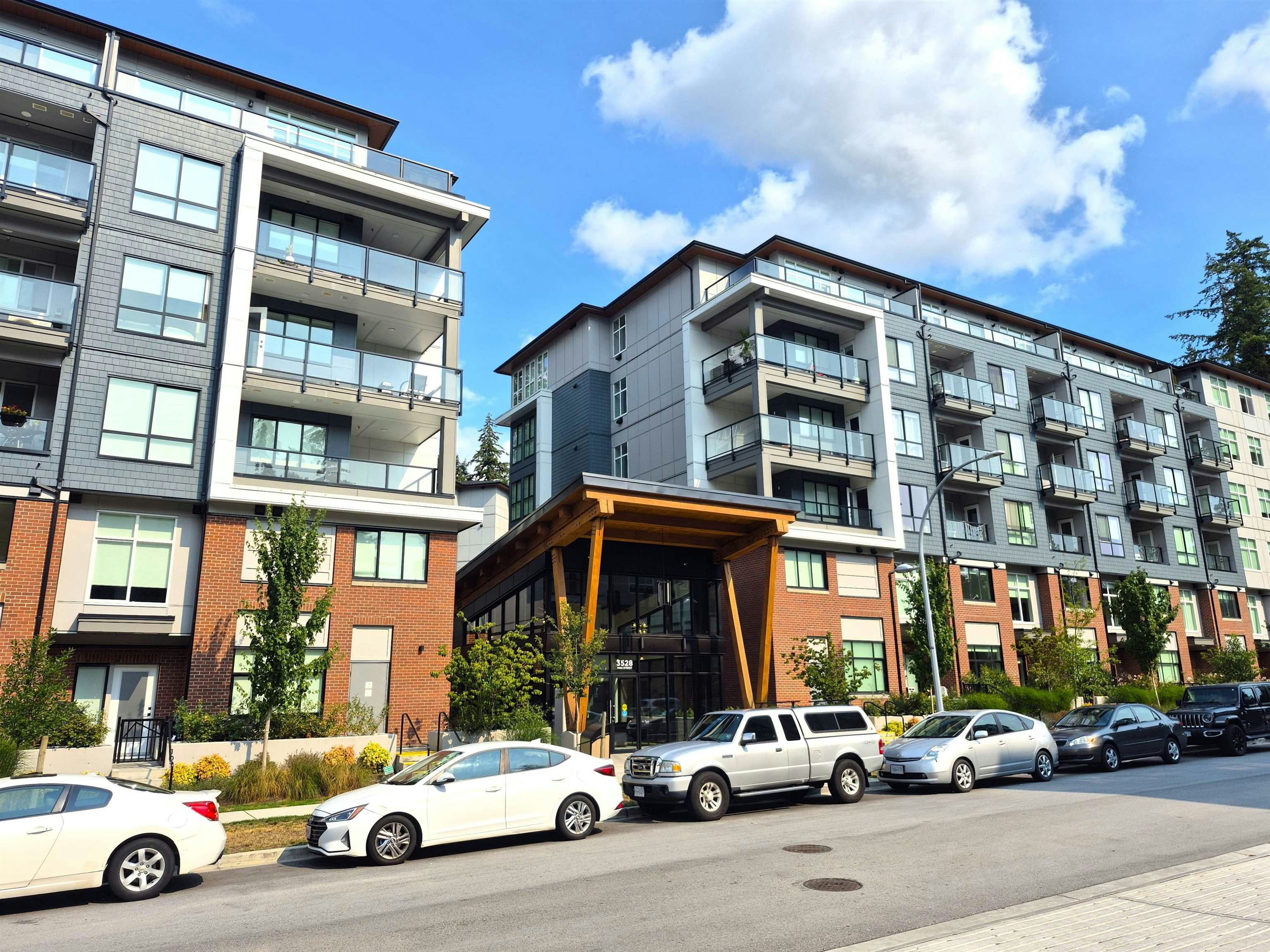 107-3528 146a Street, Surrey, BC, V4P 0H4