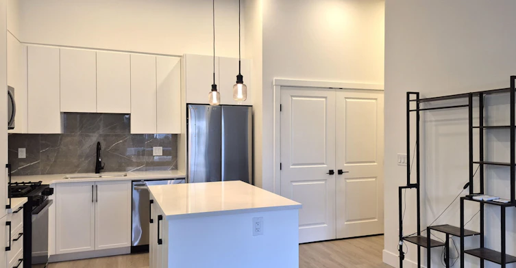 107-3528 146a Street, Surrey, BC, V4P 0H4 - 3