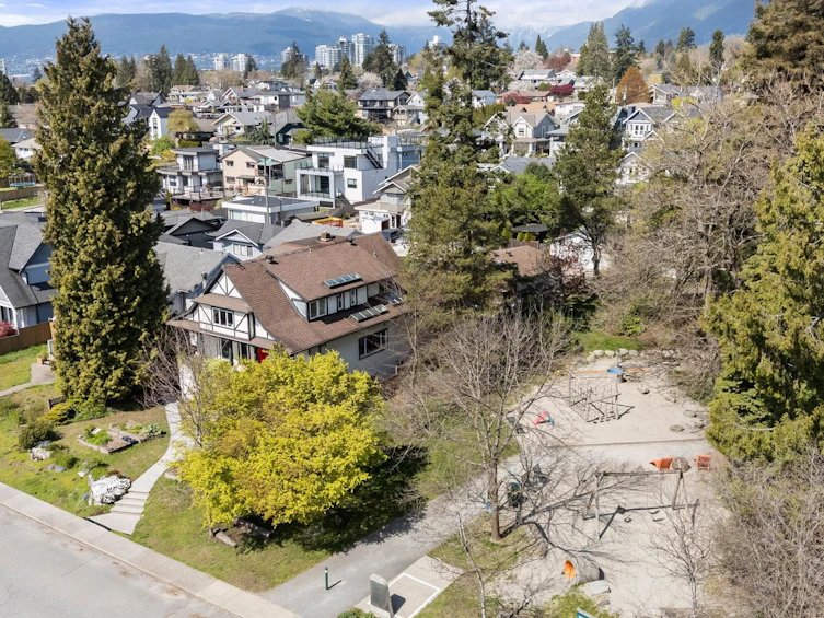 628 E 5th Street, North Vancouver, BC, V7L 1M7 - 40
