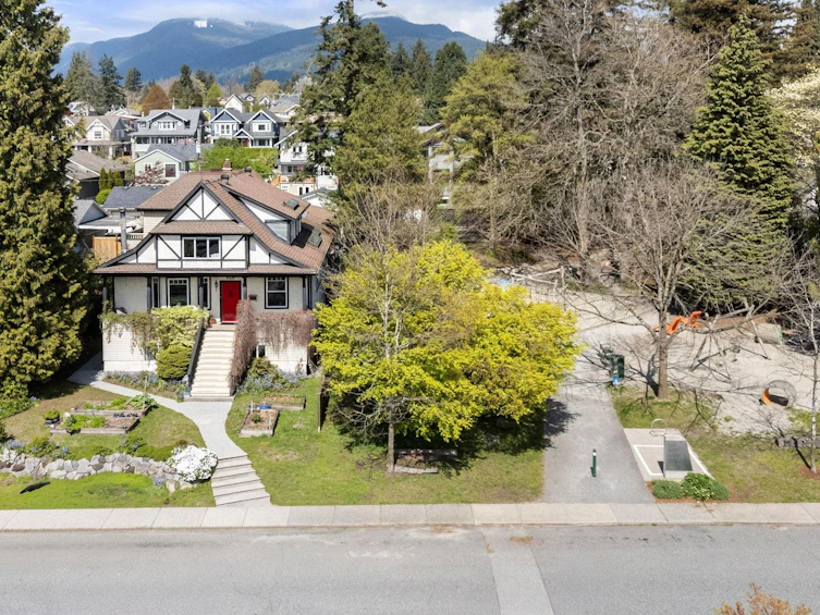 628 E 5th Street, North Vancouver, BC, V7L 1M7