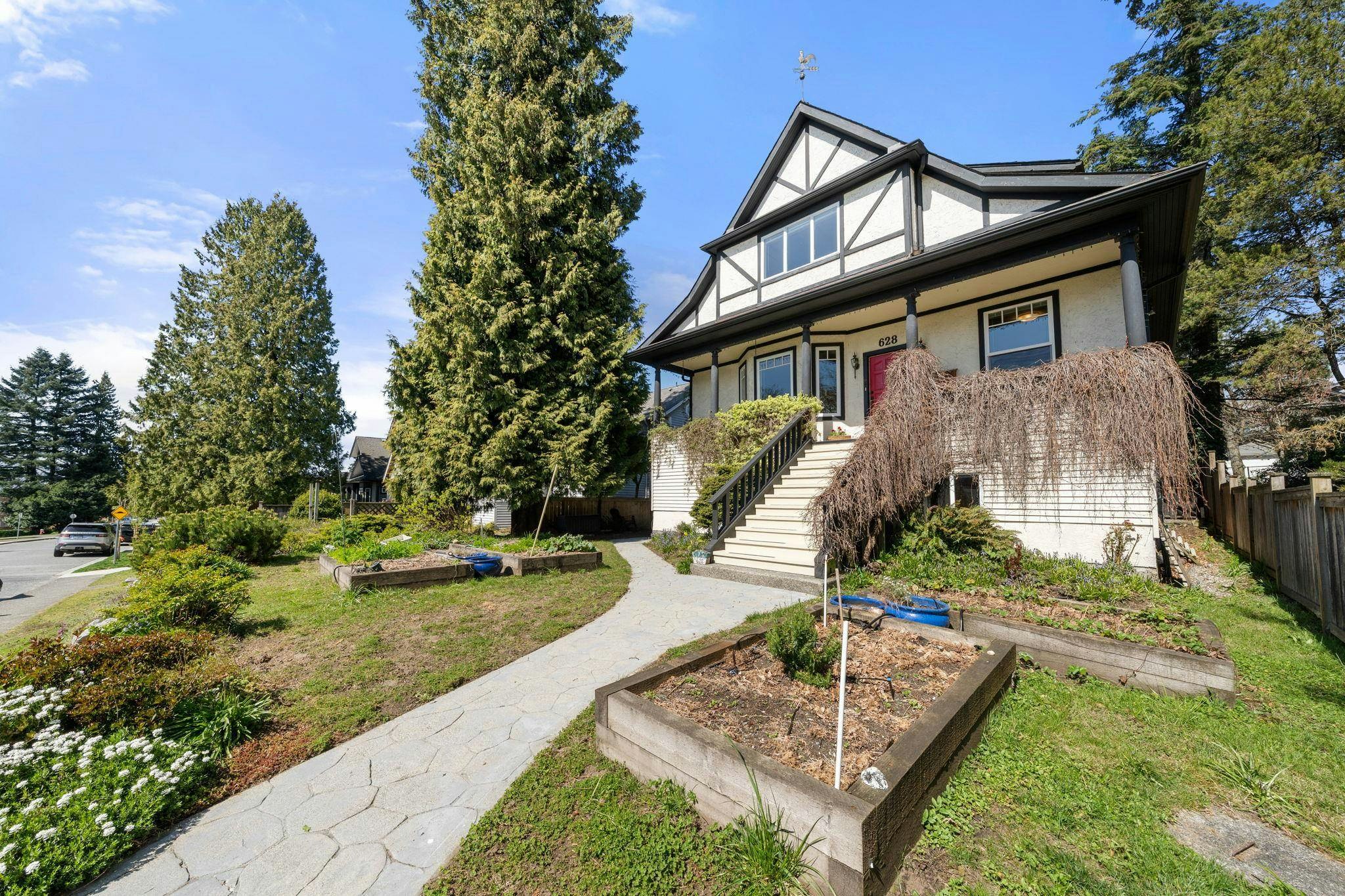 628 E 5th Street, North Vancouver, BC, V7L 1M7 - 2