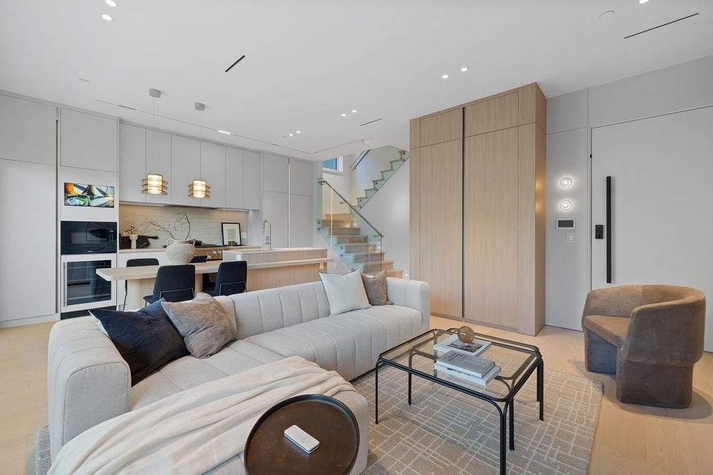 2-2935 W 15th Avenue - 2