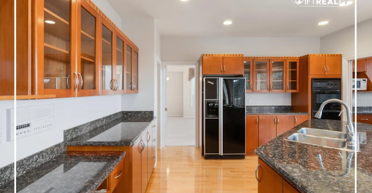 2570 Diamond Crescent, Coquitlam, BC, V3E 3A3 - 12