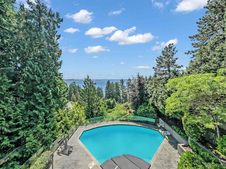 4668 Clovelly Walk, West Vancouver, BC, V7W 1H5 - 4