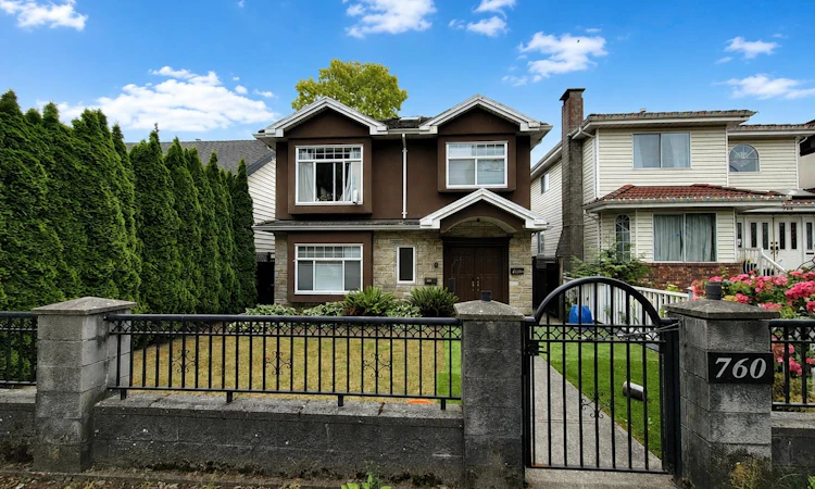 760 E 49th Avenue