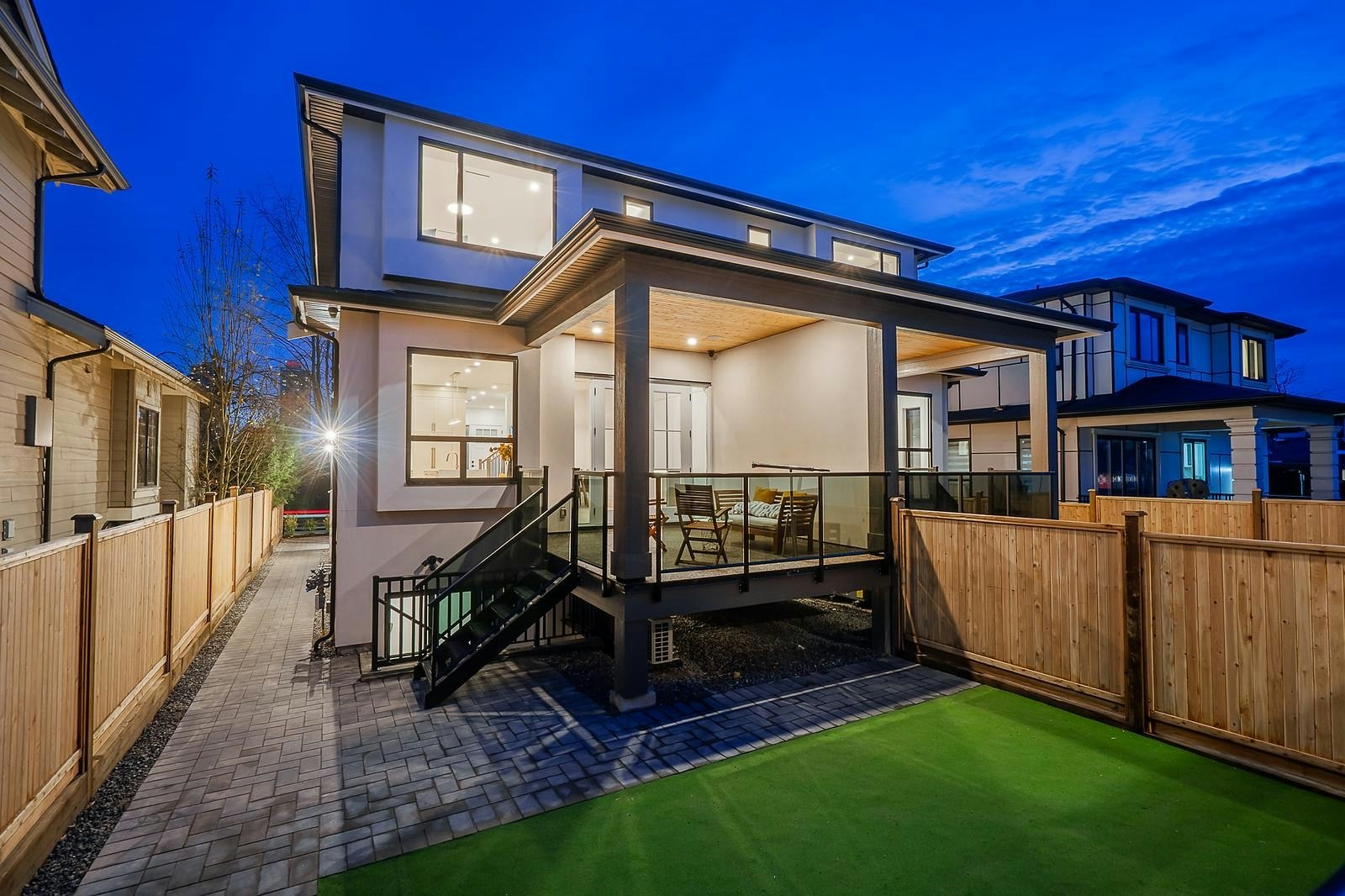 2-4557 Parker Street, Burnaby, BC, V5C 3E1