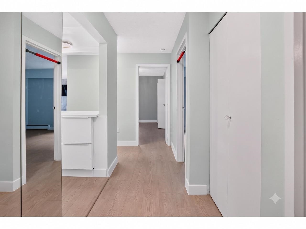 206-1340 Duches Avenue, West Vancouver, BC, V7T 1H6 - 2