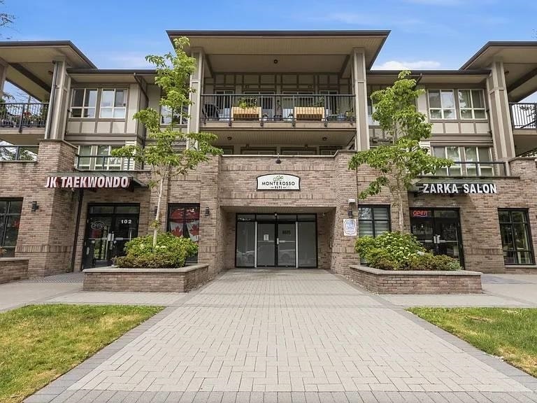 202-8965 160 Street, Surrey, BC, V4G 1N4