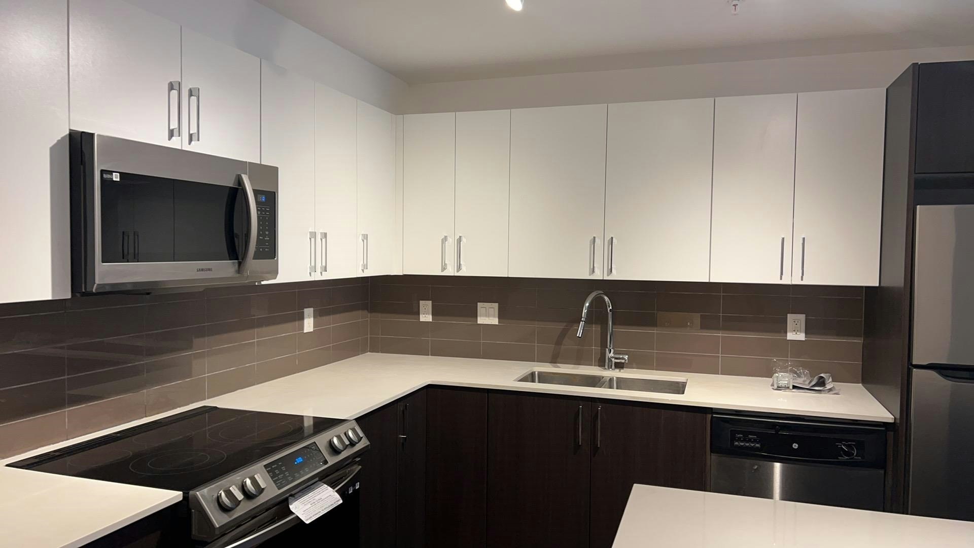 202-8965 160 Street, Surrey, BC, V4G 1N4 - 4