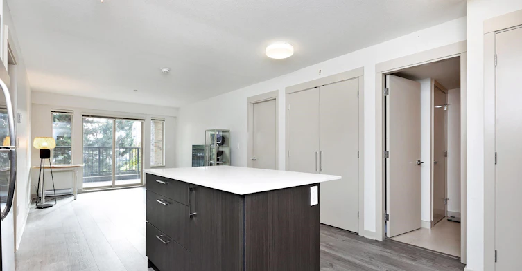 202-8965 160 Street, Surrey, BC, V4G 1N4 - 3