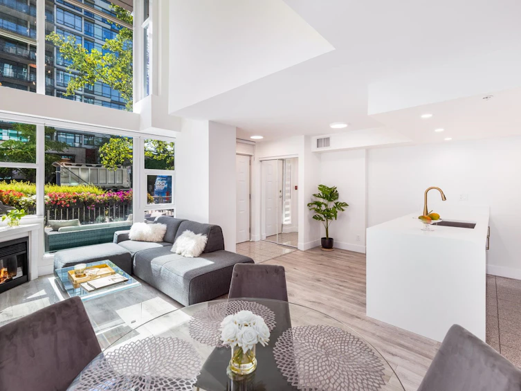 TH8-168 E Esplanade Avenue, North Vancouver, BC, V7L 4X8