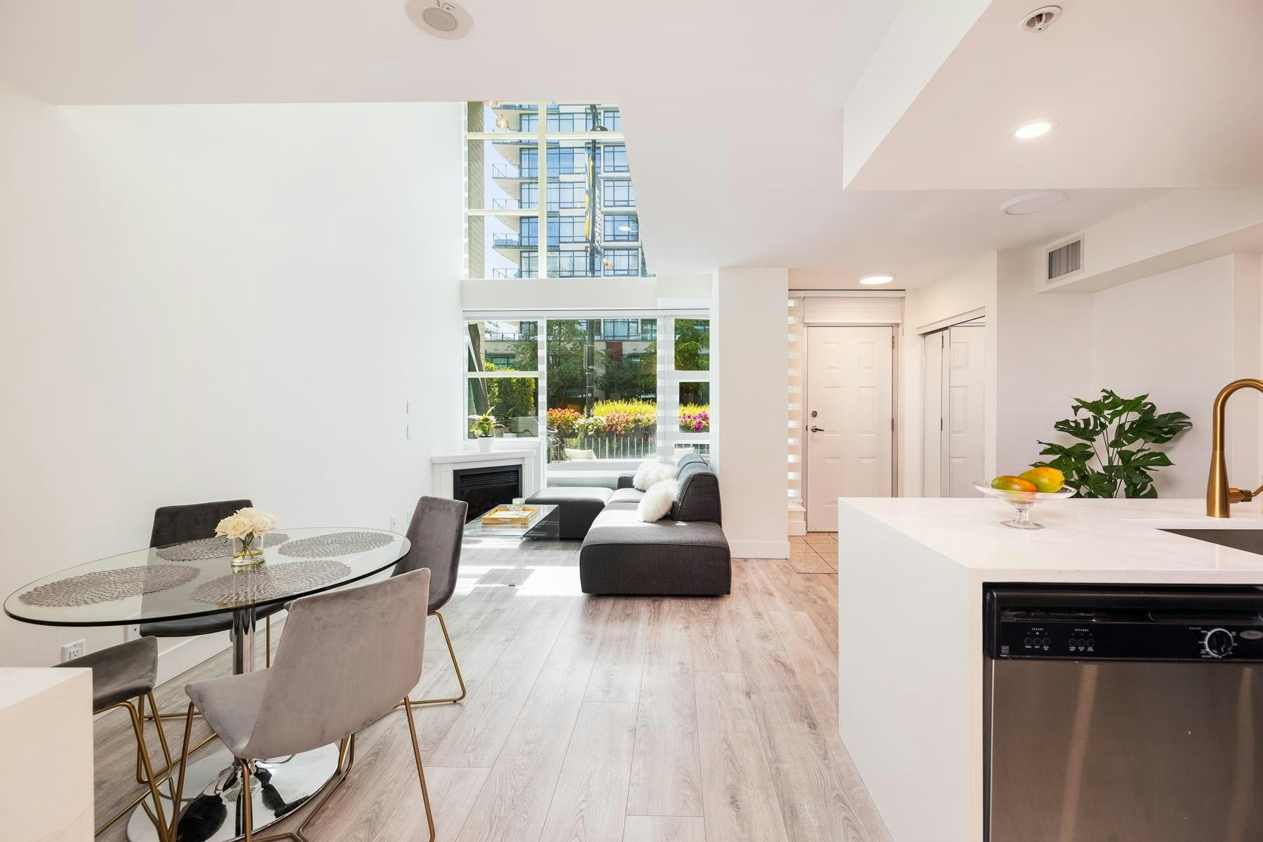 TH8-168 E Esplanade Avenue, North Vancouver, BC, V7L 4X8 - 10