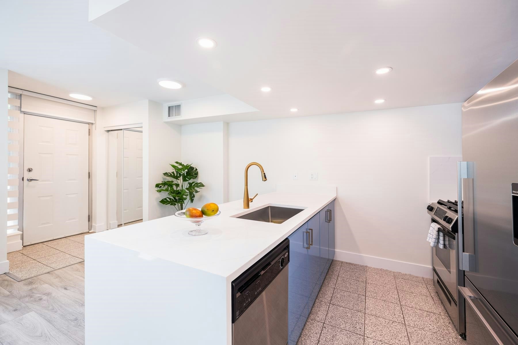 TH8-168 E Esplanade Avenue, North Vancouver, BC, V7L 4X8 - 11