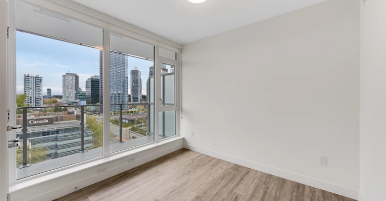 12XX-9675 King George Boulevard, Surrey, BC, V3T 2V3 - 5