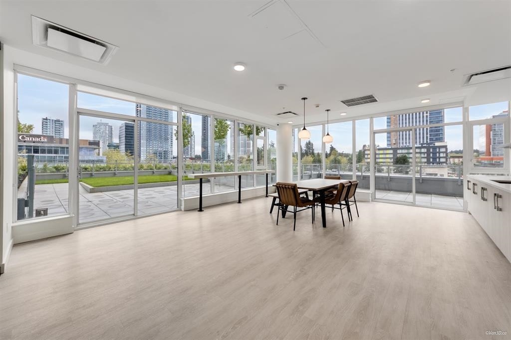 12XX-9675 King George Boulevard, Surrey, BC, V3T 2V3 - 15
