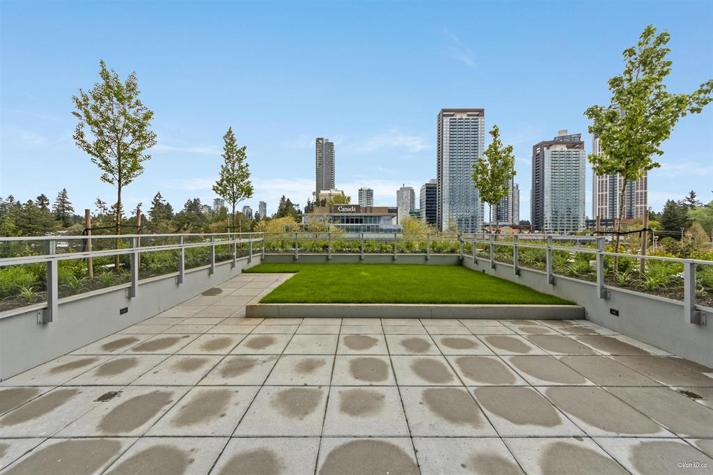 12XX-9675 King George Boulevard, Surrey, BC, V3T 2V3 - 14