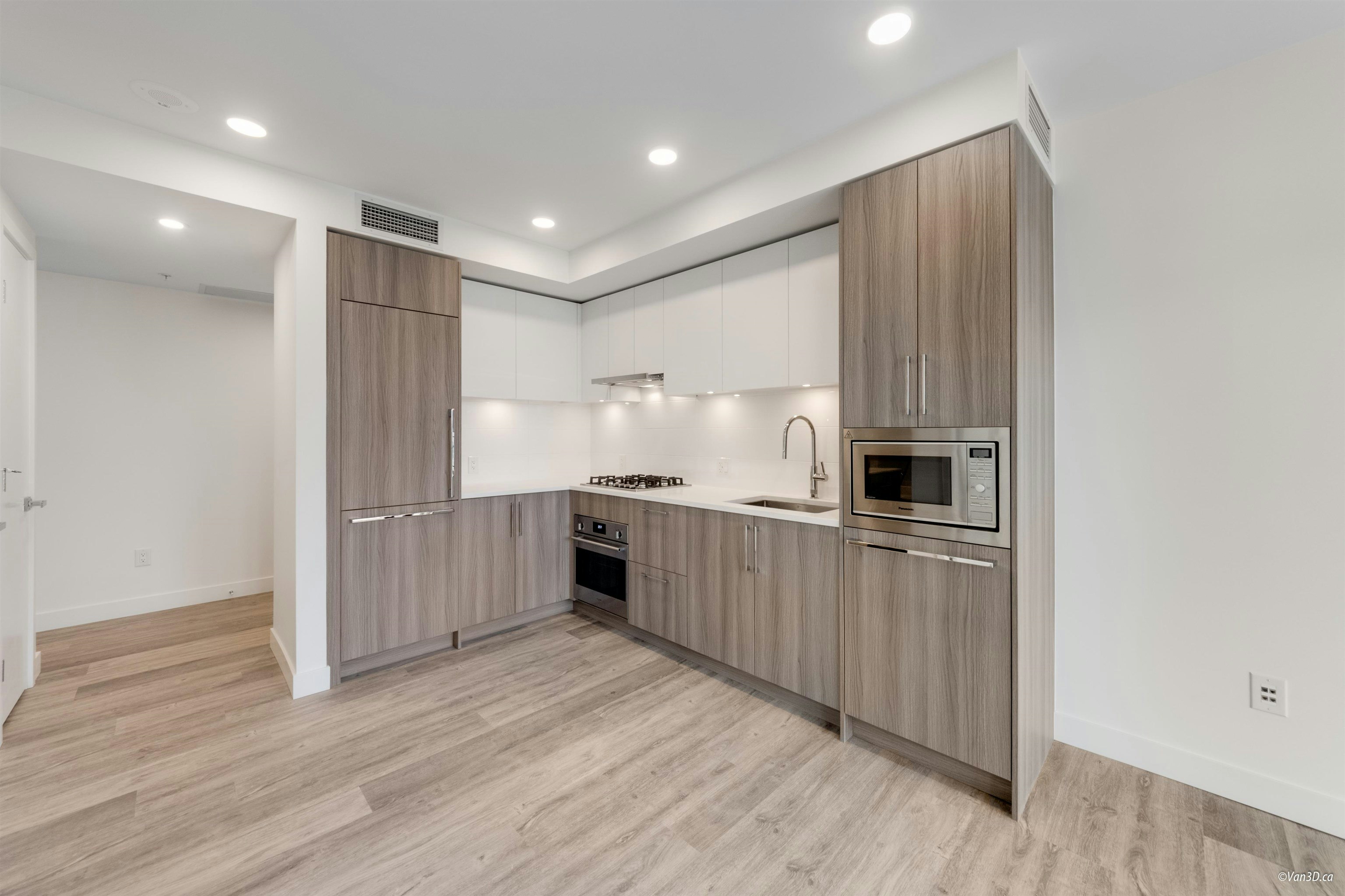 12XX-9675 King George Boulevard, Surrey, BC, V3T 2V3 - 4