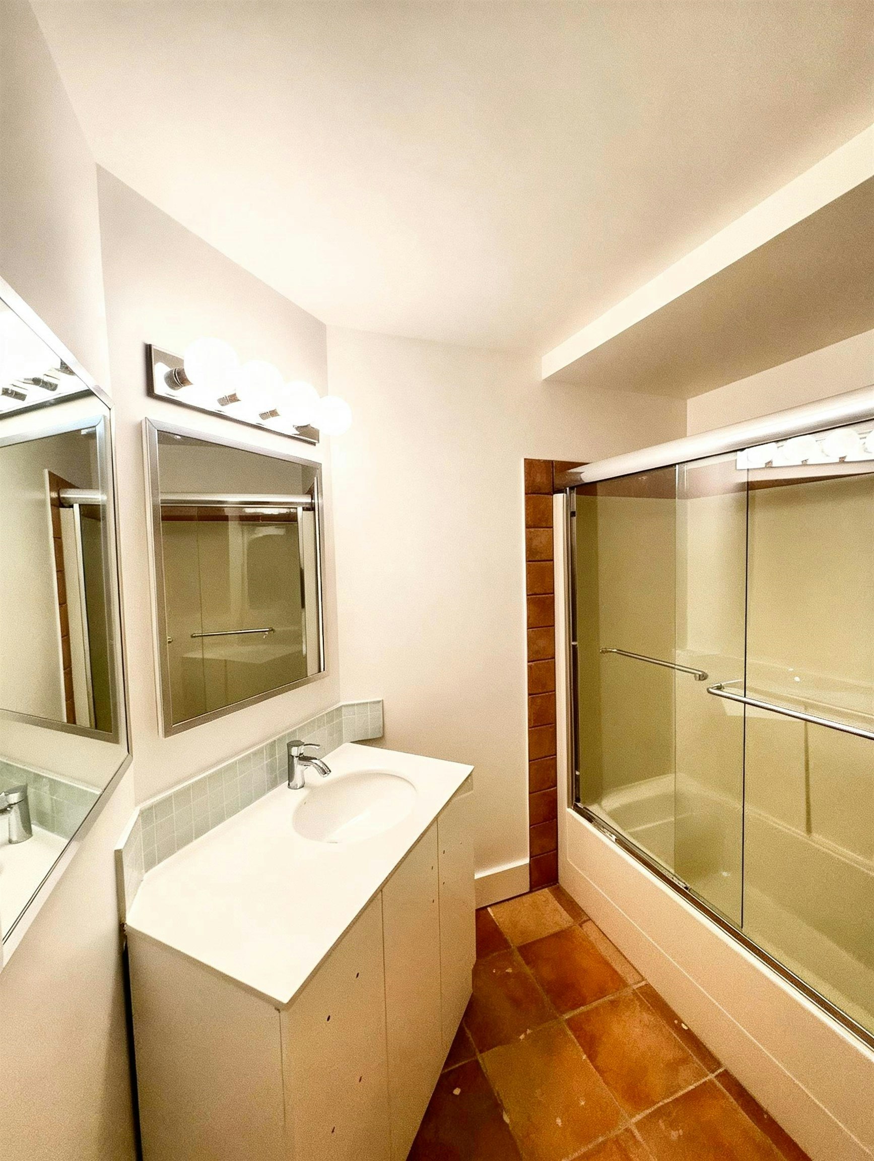 Ground Level,  Mathers Avenue, West Vancouver, BC, V7T 2G2 - 6