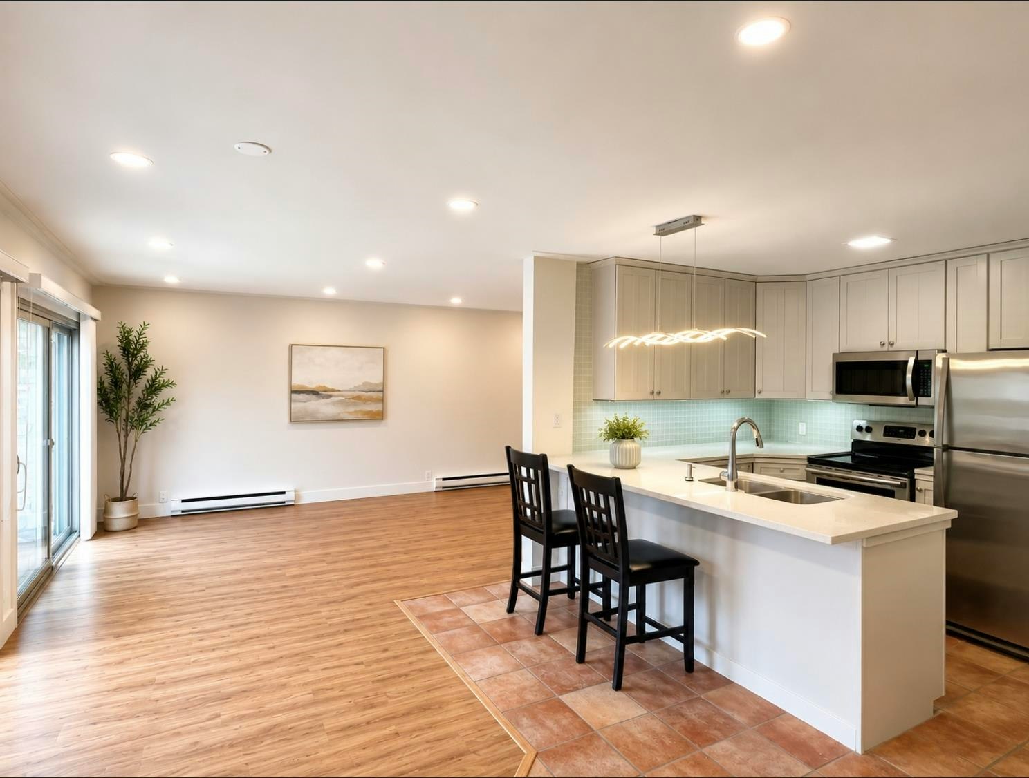 Ground Level,  Mathers Avenue, West Vancouver, BC, V7T 2G2 - 4