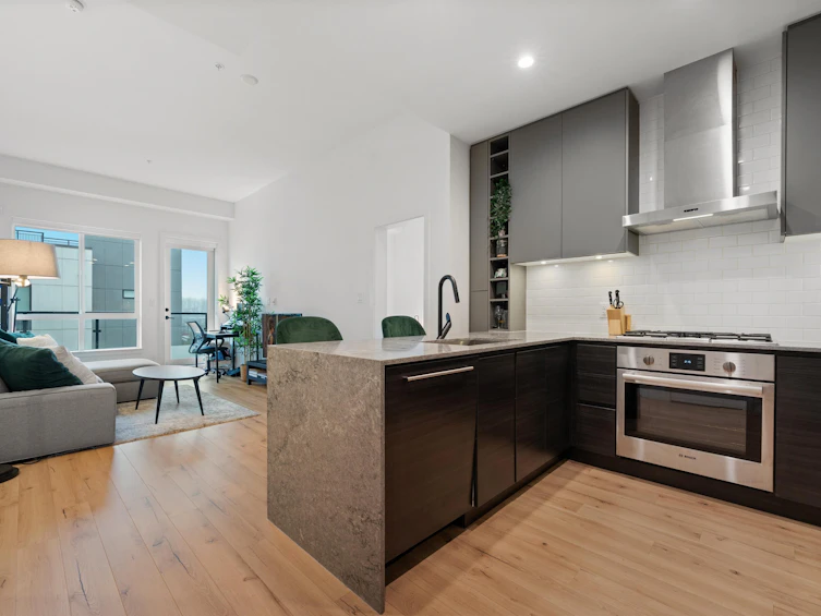 621-3131 Murray Street, Port Moody, BC, V3H 0L9 - 3