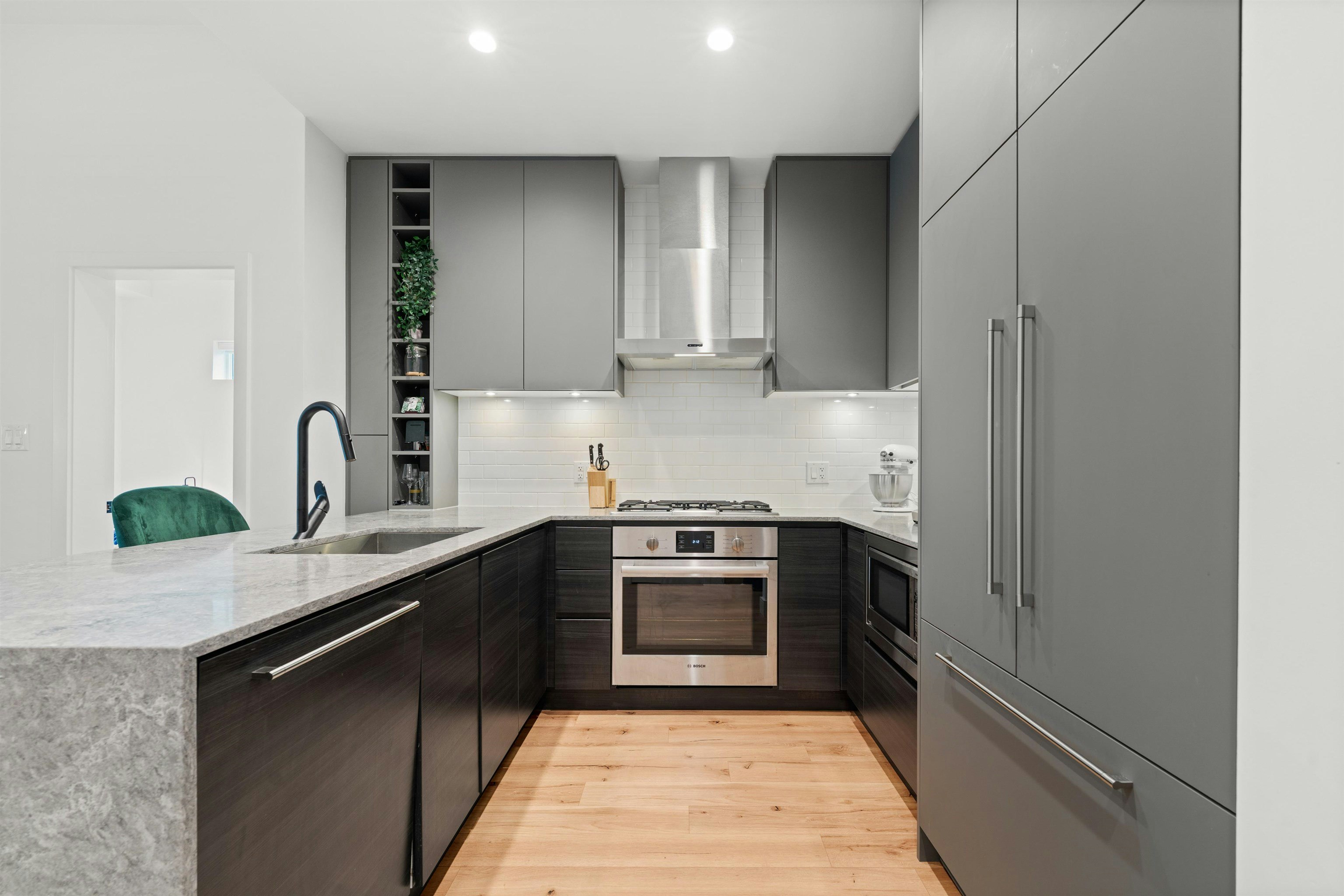 621-3131 Murray Street, Port Moody, BC, V3H 0L9