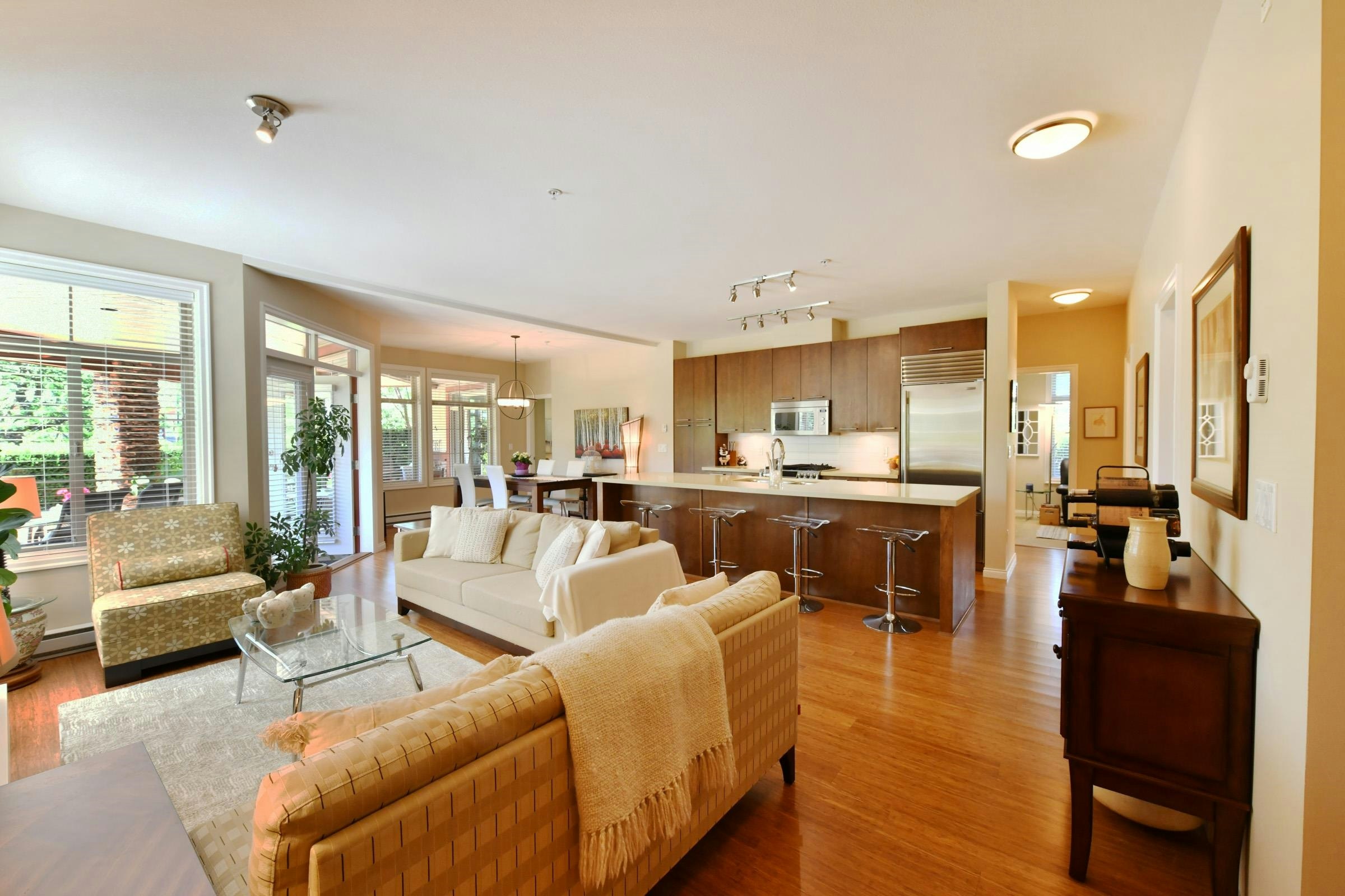 108-3355 Rosemary Heights Drive, Surrey, BC, V3Z 2H5