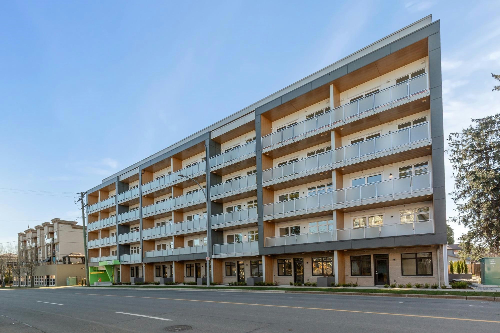 205-32110 Hillcrest Avenue, Abbotsford, BC, V2T 1S4 - 2