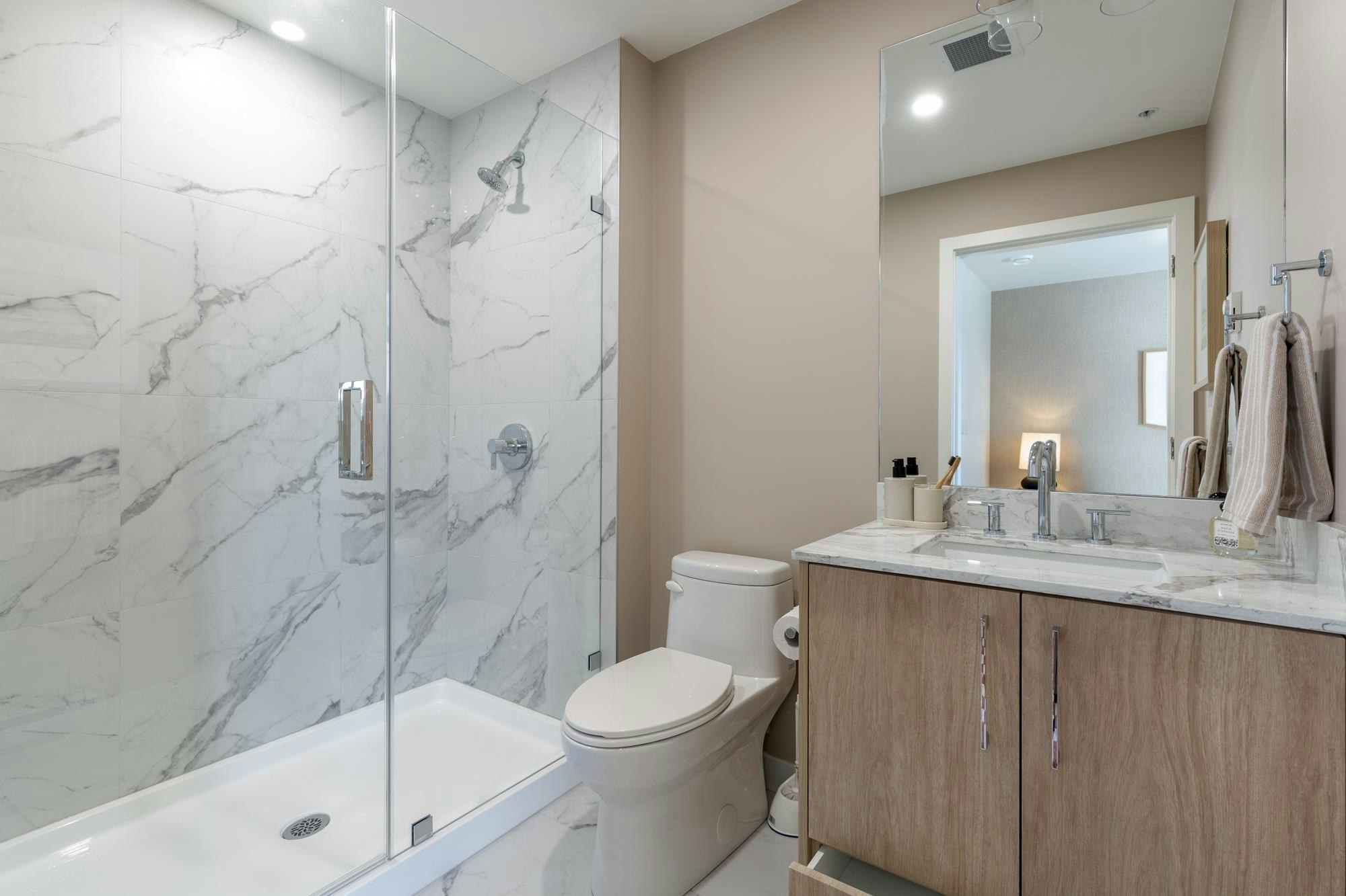 205-32110 Hillcrest Avenue, Abbotsford, BC, V2T 1S4 - 25