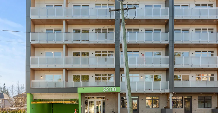 205-32110 Hillcrest Avenue, Abbotsford, BC, V2T 1S4 - 3