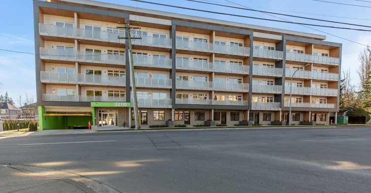 205-32110 Hillcrest Avenue, Abbotsford, BC, V2T 1S4