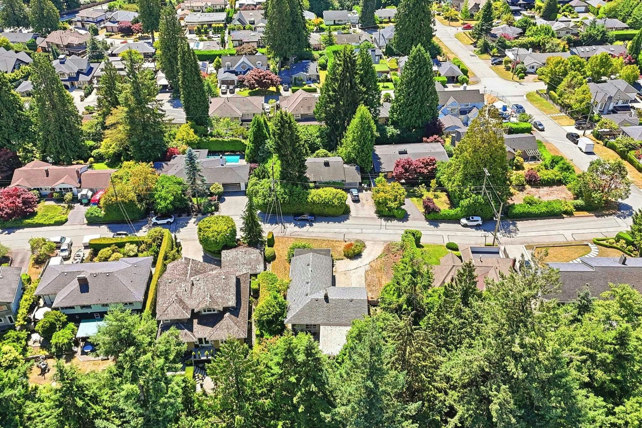 3922 Sunnycrest Drive, North Vancouver, BC, V7R 3C9 - 11