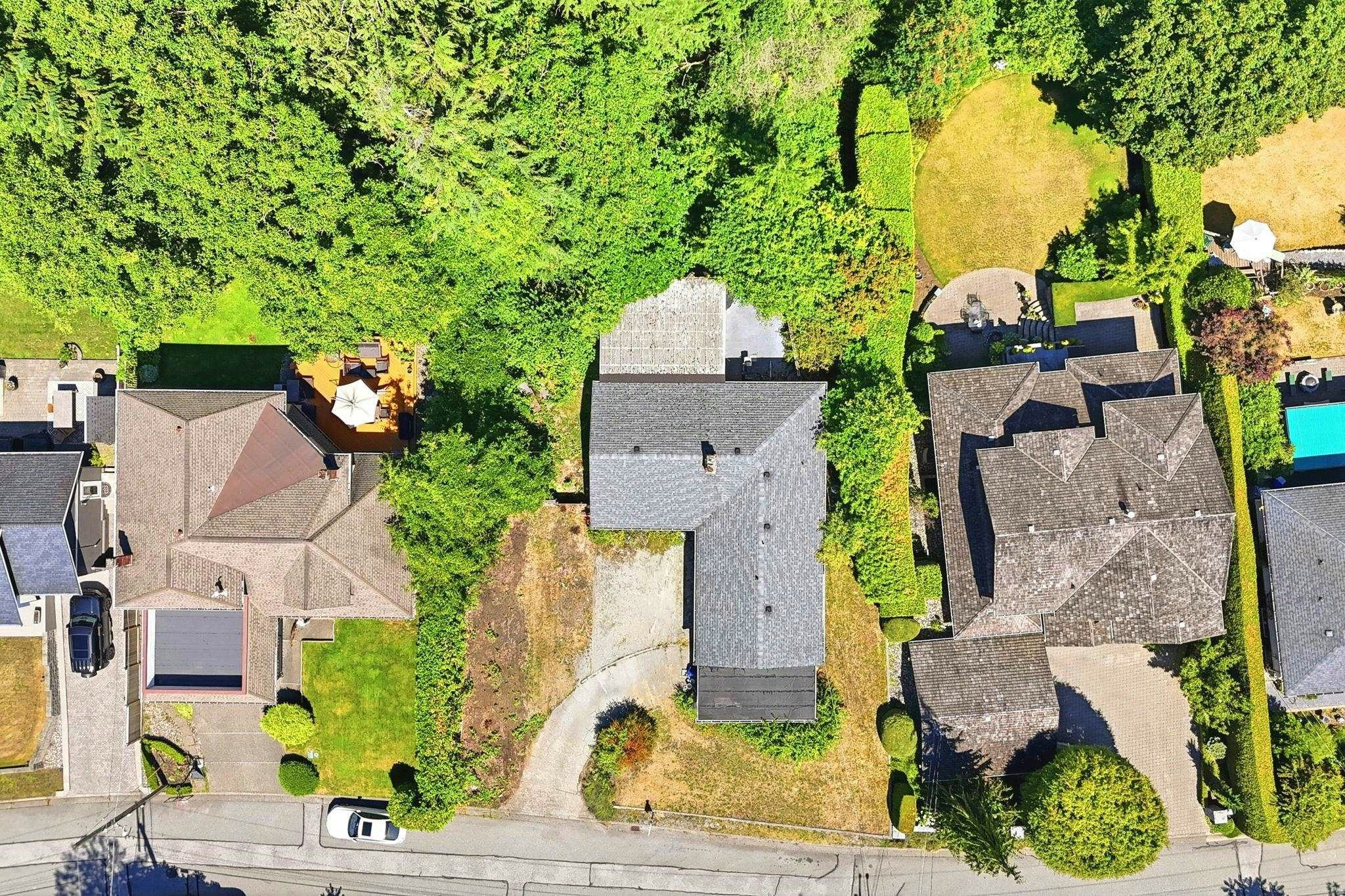 3922 Sunnycrest Drive, North Vancouver, BC, V7R 3C9 - 17