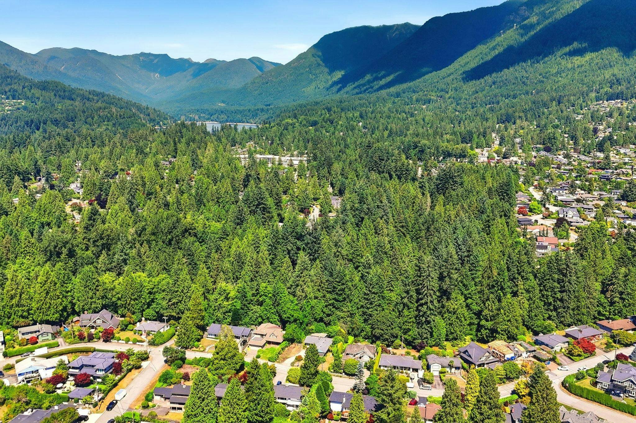 3922 Sunnycrest Drive, North Vancouver, BC, V7R 3C9 - 15