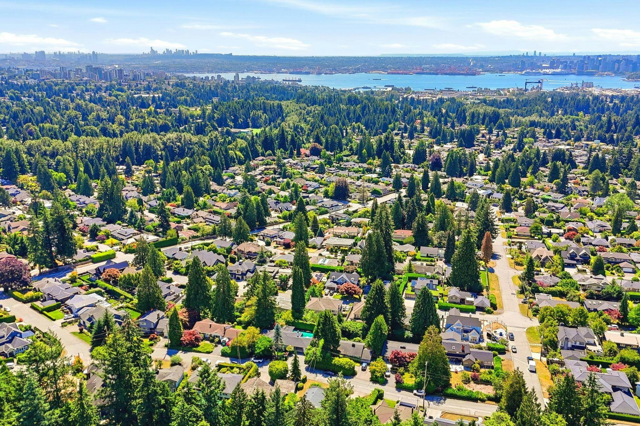 3922 Sunnycrest Drive, North Vancouver, BC, V7R 3C9 - 14