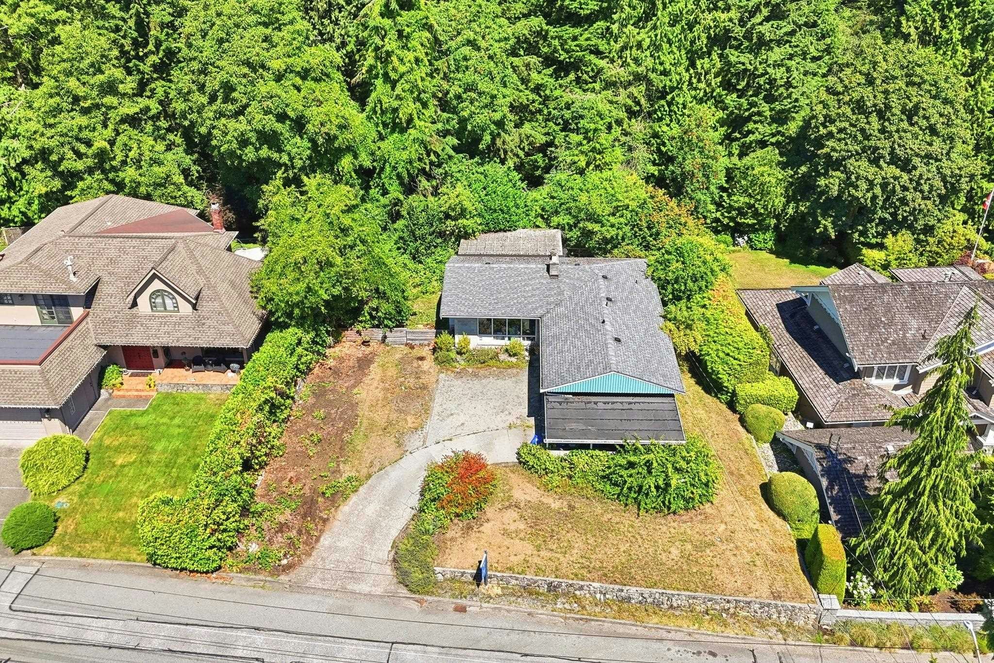 3922 Sunnycrest Drive, North Vancouver, BC, V7R 3C9 - 10