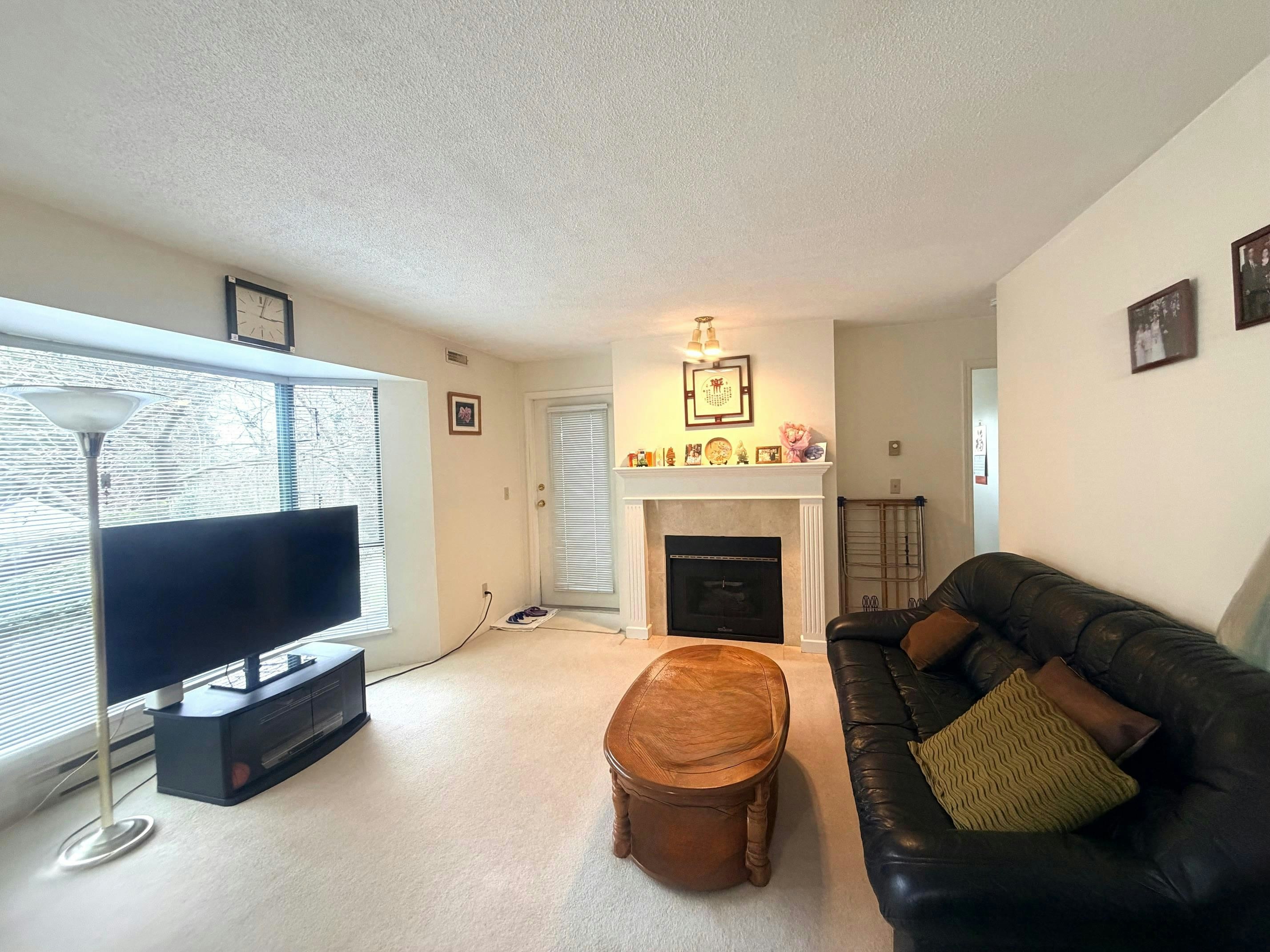 203-5250 Victory Street, Burnaby, BC, V5J 5H2