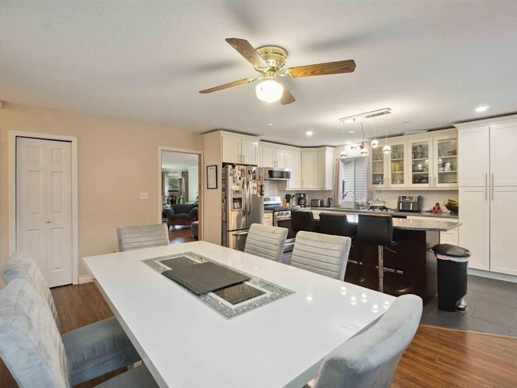 2717 Dehavilland Court, Abbotsford, BC, V2T 5L3 - 8