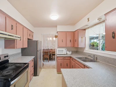 5480 Cathay Road - 5